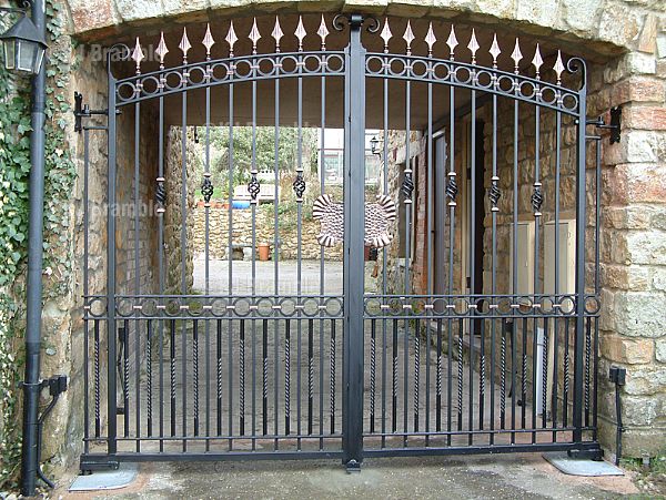 BESPOKE IRON GATES